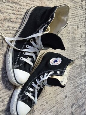 Converse Black and White High Top Sneakers Mens 11.5 Womans 12.5 Chucks Casual